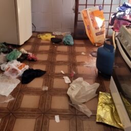 Casal é preso em flagrante por maus-tratos a duas crianças em Assis