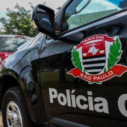 Mulher é presa por tráfico de drogas durante operação policial em Oriente