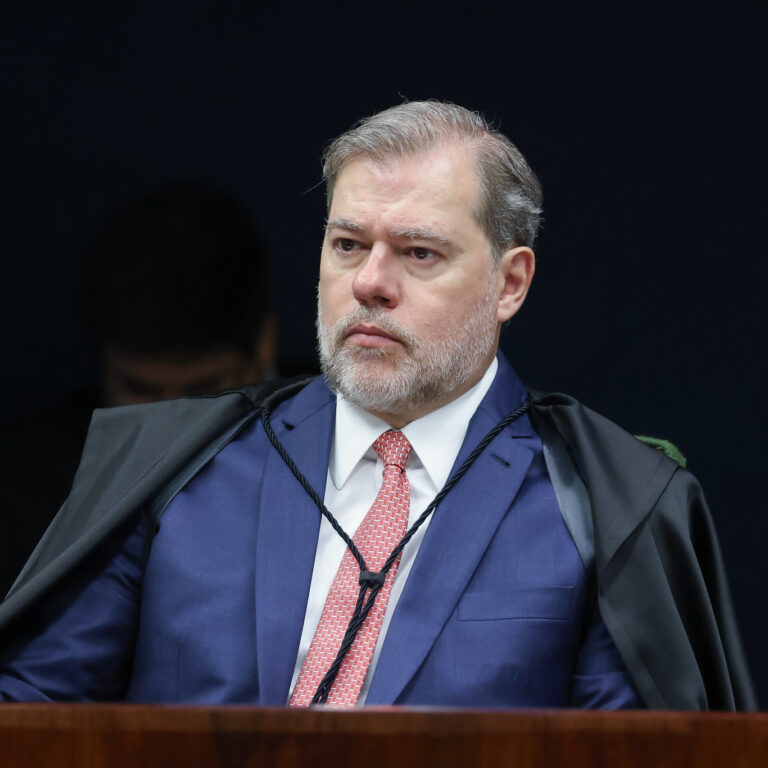 Folha acusa família do ministro Dias Toffoli de ligação com fundo do banco Master
