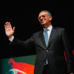 Socialista Antônio José Seguro é eleito presidente de Portugal