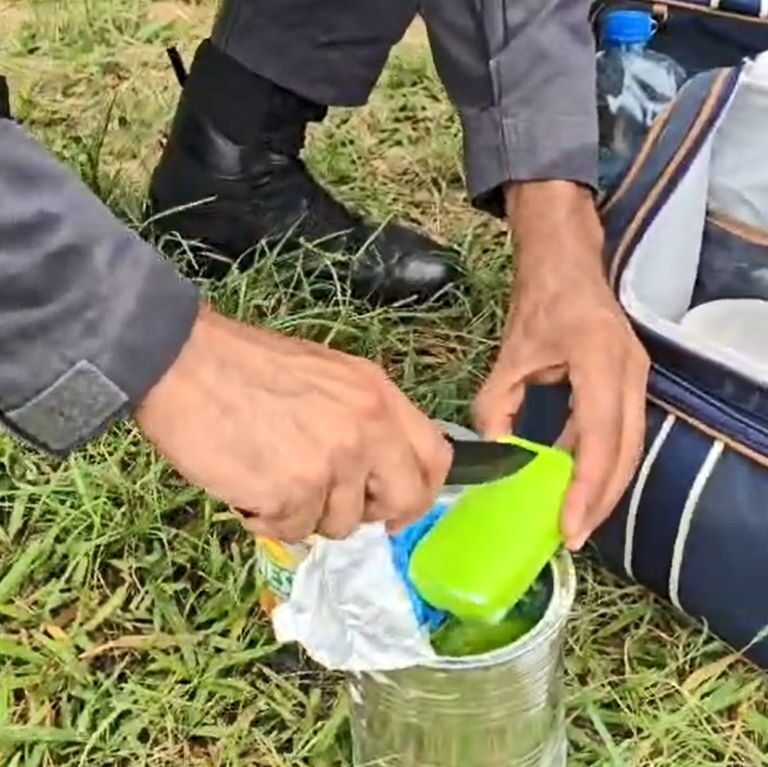 Passageira é presa por tráfico de drogas durante fiscalização em ônibus na SP-294