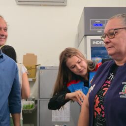 Presidente da Câmara acompanha início da aplicação da nova vacina contra dengue