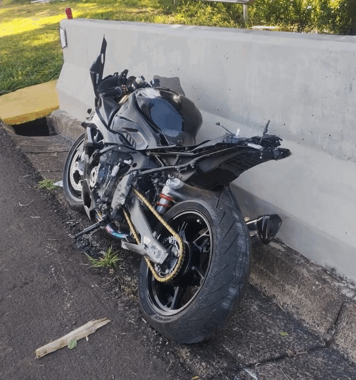 Motociclista morre após perder o controle e cair em ribanceira na SP-294