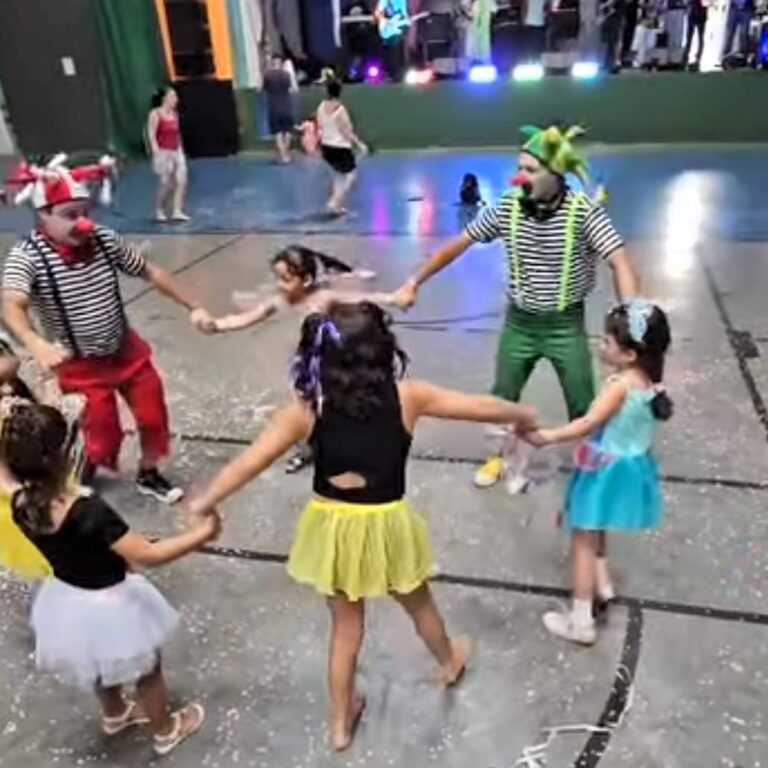 Marília e Tupã têm desfile, matinês e shows nesta terça-feira