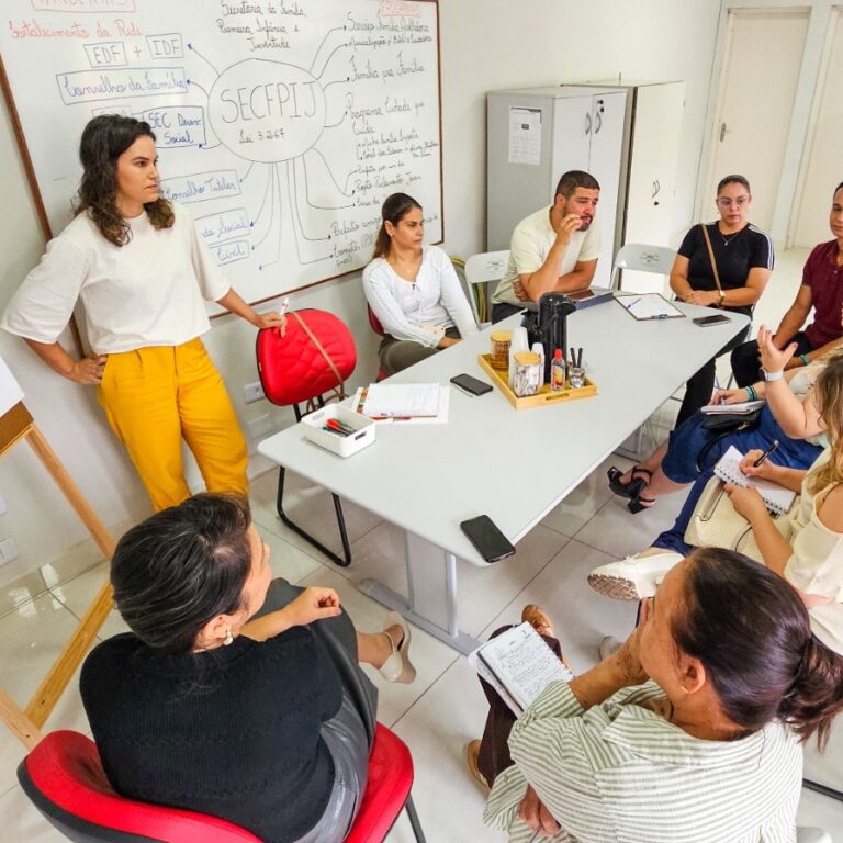 Reunião em Pompeia discute fortalecimento das políticas para a primeira infância