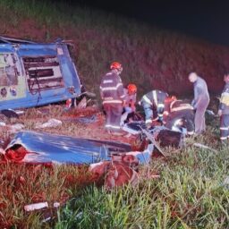 Cirurgia de emergência na rodovia, transporte em viaturas; ‘cenário de guerra’ testa profissionais