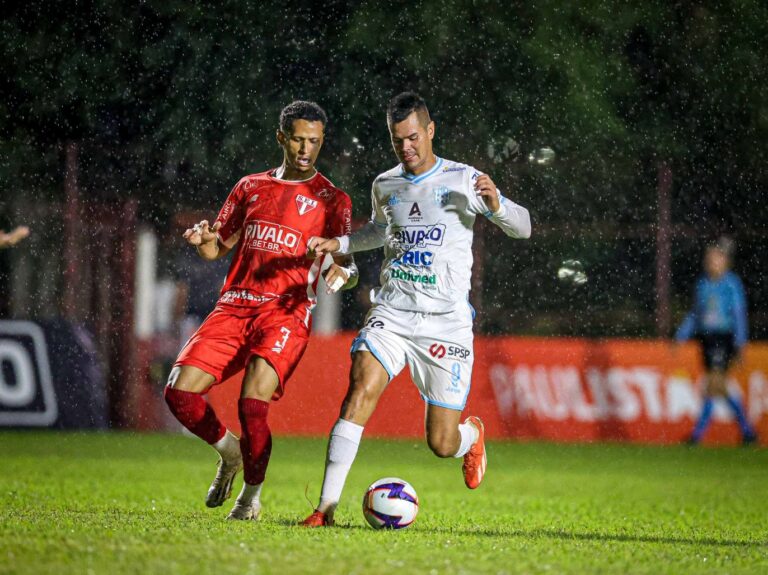 Com gols de Lucas Lima, MAC bate a Itapirense fora de casa