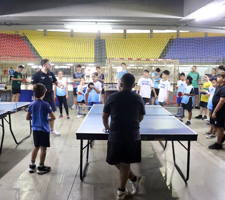 Marília seleciona 15 para representar o município em liga de tênis de mesa