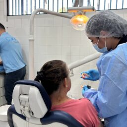 Marília amplia oferta de próteses dentárias e quer zerar fila de pacientes