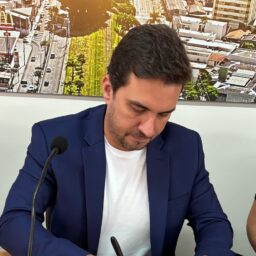 Prefeitura convoca 115 professores aprovados em processo seletivo