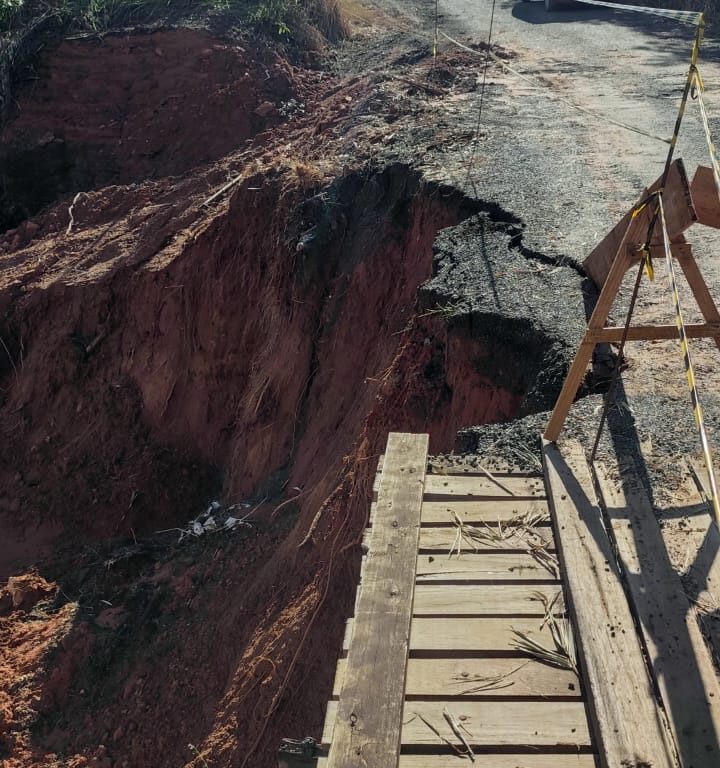 Prefeitura interdita Ponte do Prata em Avencas após danos causados por chuvas