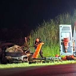 Colisão com capotamento deixa feridos na SP-294 em Pompeia
