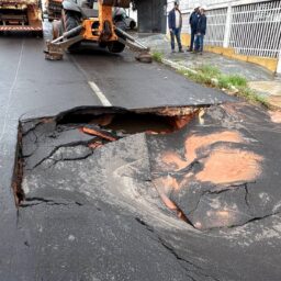 Rompimento de rede pode afetar abastecimento no Santa Antonieta