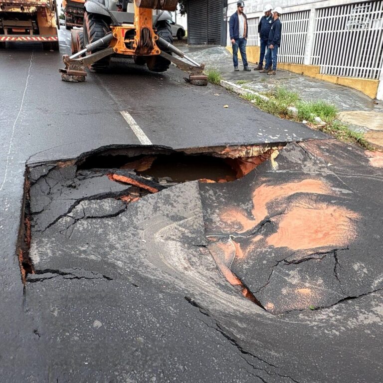 Rompimento de rede pode afetar abastecimento no Santa Antonieta