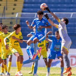 Costelão beneficente arrecada recursos para base do MAC em Marília
