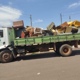 Meio Ambiente promove mutirão para recolher móveis e galhos na região central