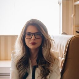 A epidemia dos rótulos: quando a pressa diagnóstica adoece mais do que esclarece