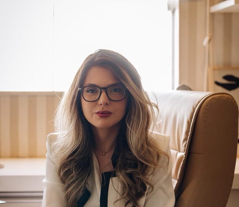 A epidemia dos rótulos: quando a pressa diagnóstica adoece mais do que esclarece