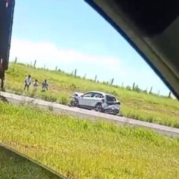 Engavetamento com cinco veículos deixa dois feridos graves na BR-153