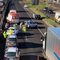 Engavetamento no Contorno envolve três veículos e complica trânsito