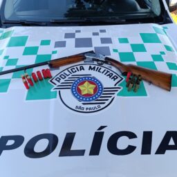 PM Ambiental apreende espingarda e munições após denúncia de caça em Marília