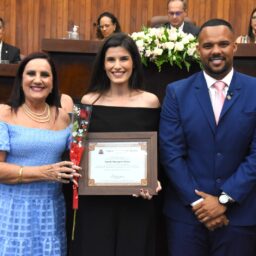 Solenidade homenageia deputada e mais 16 personalidades pelo Dia da Mulher