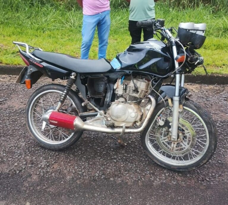 Motociclista morre após atingir traseira de caminhão na SP-294