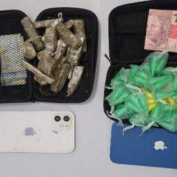 PM apreende porções de cocaína e maconha com dupla em Marília