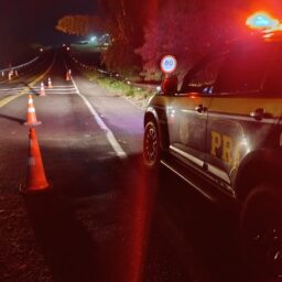 Acostamento cede e provoca interdição parcial na BR-153 em Marília