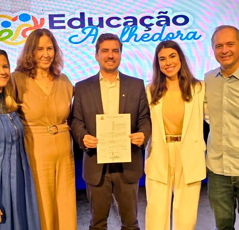 Presidente da Câmara destaca programa que amplia inclusão na rede municipal de ensino