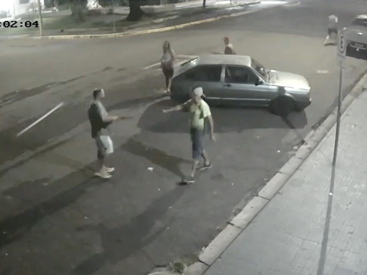 Trocadilho sobre a sigla CAC termina em tiros de espingarda calibre 12 na região