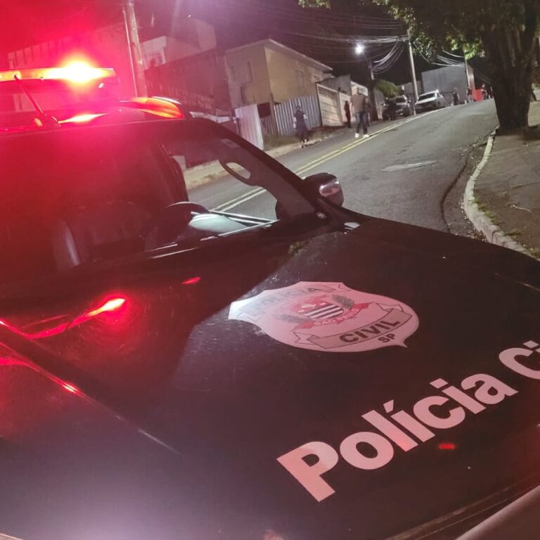 Reconstituição de briga de trânsito mobiliza polícia, interdita rua e chama atenção