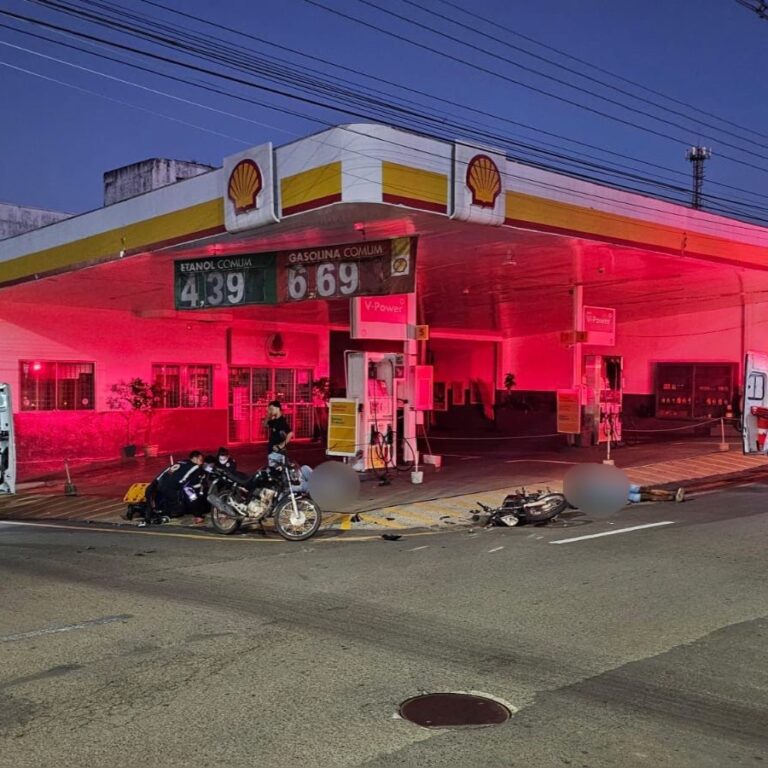 Colisão violenta entre motos deixa três feridos em Marília; vídeo flagra acidente