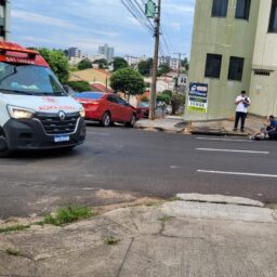 Colisão entre carro e moto mobiliza socorro na região central de Marília