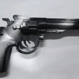 Homem é preso após assalto à drogaria em avenida no Centro de Tupã