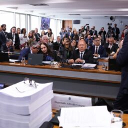 Relatório da CPMI do INSS pede indiciamento de 216 pessoas