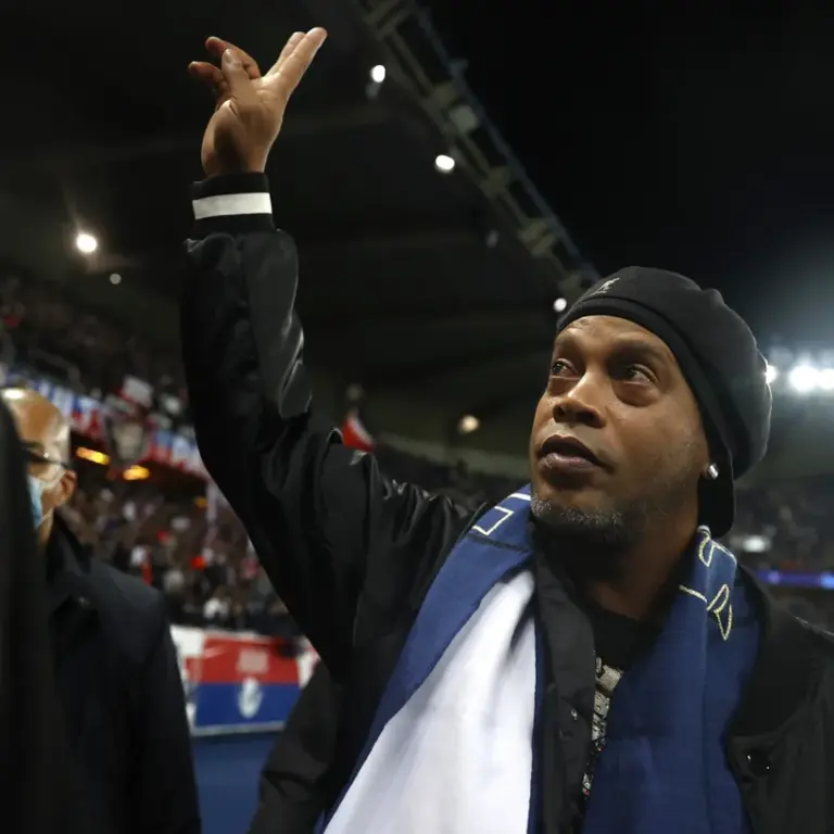 ‘Encontro de Craques’ com Ronaldinho Gaúcho é adiado em Marília