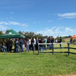Unimar e Jacto realizam primeira colheita de milho no projeto FarmLab