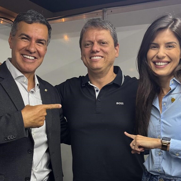 Parlamentares acompanham início das obras do AME Marília em Lácio