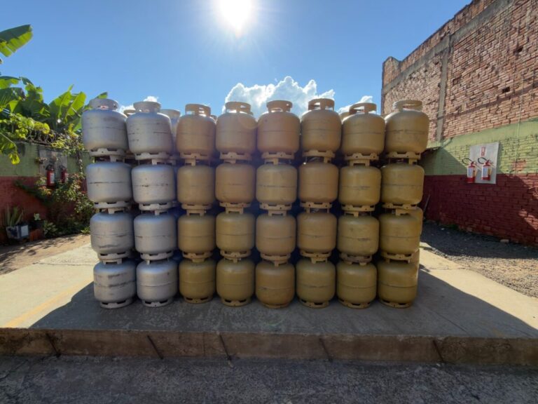 Prepare o bolso: preço do botijão de gás dispara e pressiona famílias