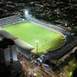 MAC inicia disputa pelo título com Abreuzão lotado nesta quarta-feira