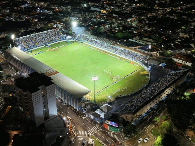 MAC inicia disputa pelo título com Abreuzão lotado nesta quarta-feira