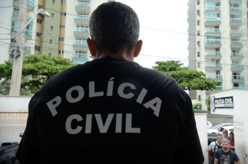 Médico e enfermeira são presos por venda irregular de emagrecedores