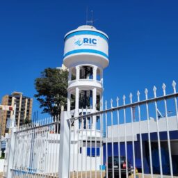 Vazamento em adutora pode interromper abastecimento no Flamingo