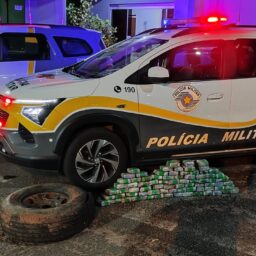 PM Rodoviária flagra tabletes de maconha escondidos em estepe de picape