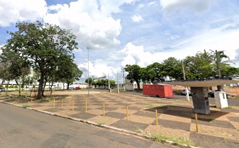 Marília abre licitações para obras em praças nas zonas oeste e sul