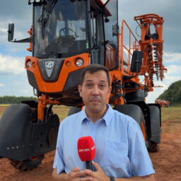 Alta tecnologia no campo: pulverizador de milhões eleva eficiência