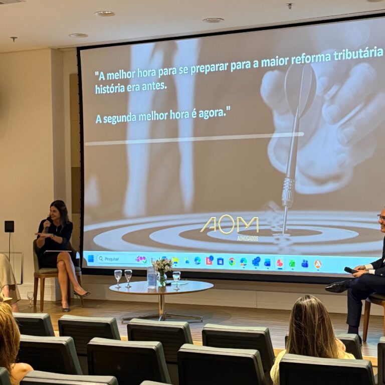 AOM aborda reforma tributária e reforça protagonismo no setor imobiliário em evento