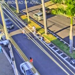 Câmera de segurança capta movimentação em acidente que deixou dois feridos