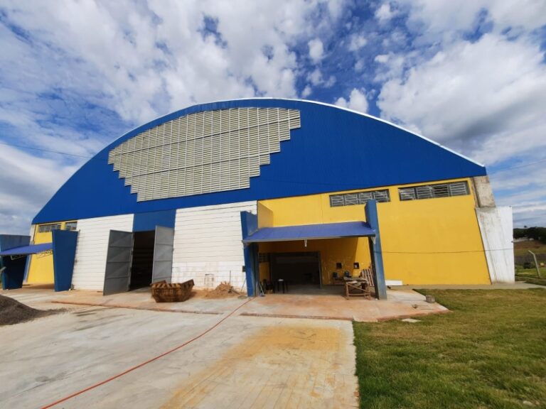 Projeto social de Marília participa de competição regional de futsal em Assis
